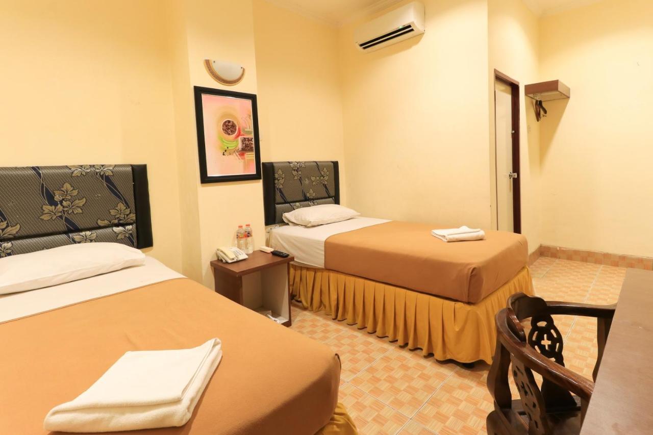 Al-Badar Hotel Syariah Makassar Macáçar Exterior foto