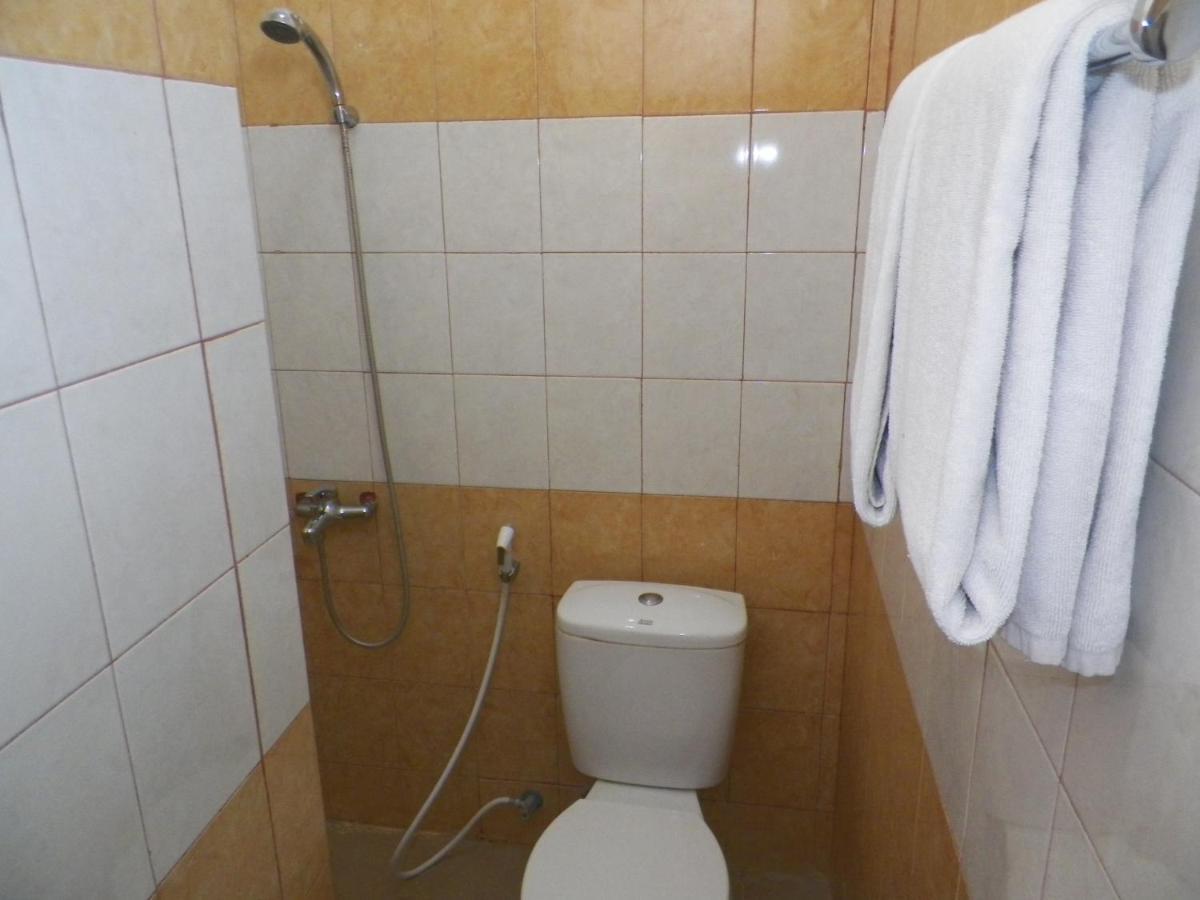 Al-Badar Hotel Syariah Makassar Macáçar Quarto foto